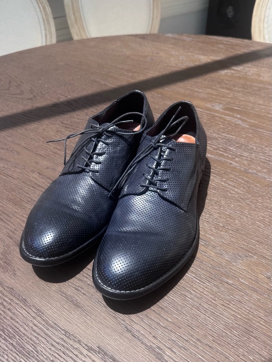 Classic handmade all leather  Perforated Derby Shoes size 10 or 10.5 main image 12